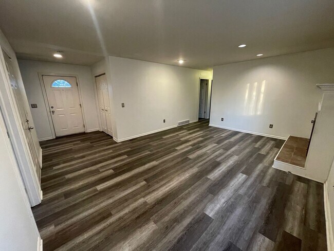 Foto del edificio - Charming 3bd/1.5ba Ranch in Desirable Royal Oak