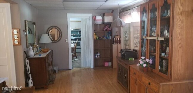 Building Photo - 4 br, 3 bath House - 362 9th Ave S