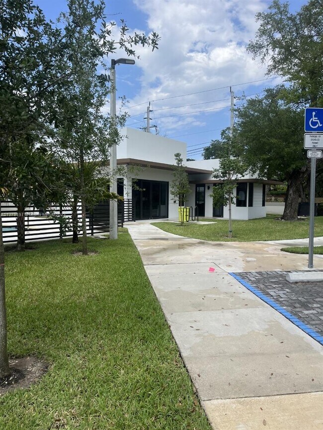 Foto del edificio - 4109 N Oaks Pl