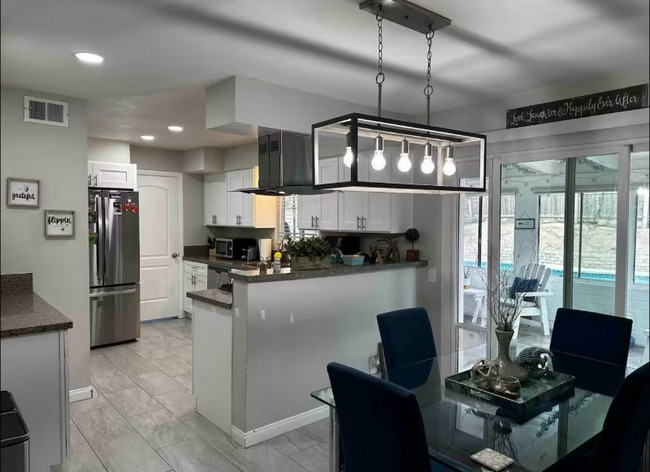 Building Photo - 514 Luna Dr