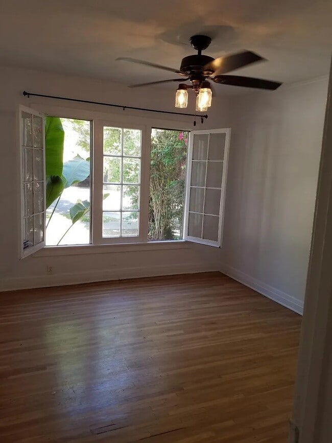 Foto del edificio - 927 Havenhurst Dr