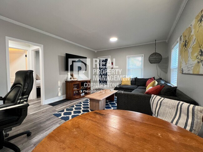 Foto del edificio - Cozy 2-Bedroom Near WMU & Downtown Kalamazoo!