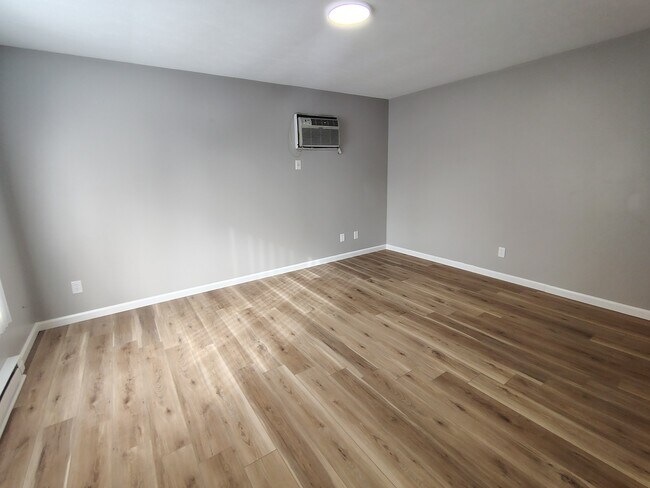 Foto del edificio - 6078 Boxwood Dr