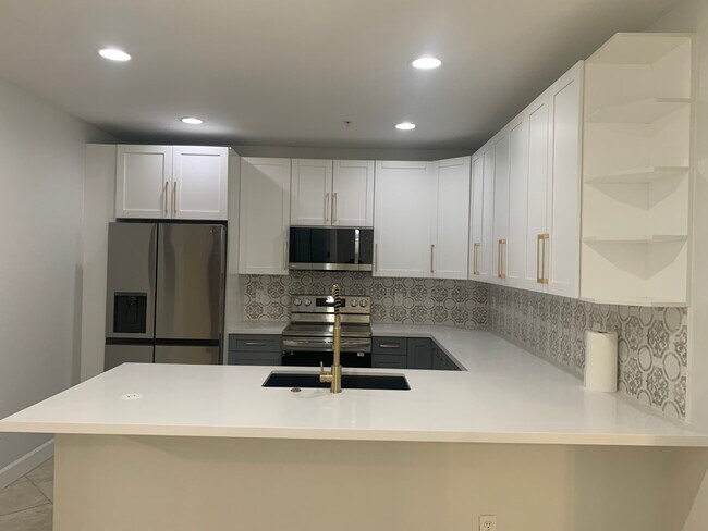 Fully Updated Chef's Kitchen - 812 SW 147th Ave