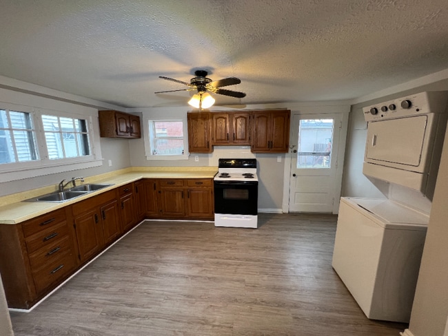 Building Photo - 509 7th Ave