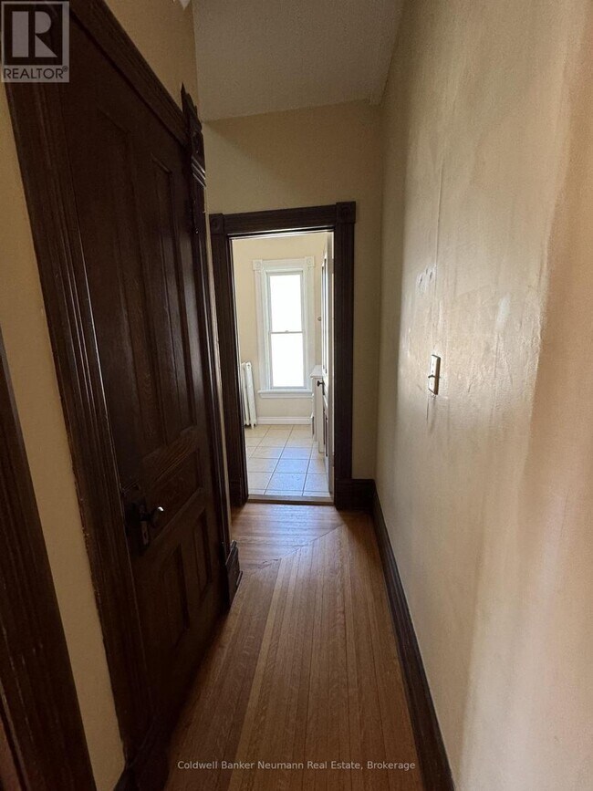 Photo du bâtiment - 376 Woolwich St