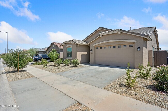 Building Photo - 16551 W Charlotte Dr