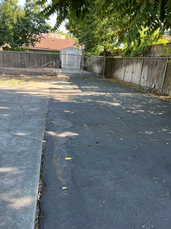 Foto del edificio - Cozy and convenient home in Downtown Davis