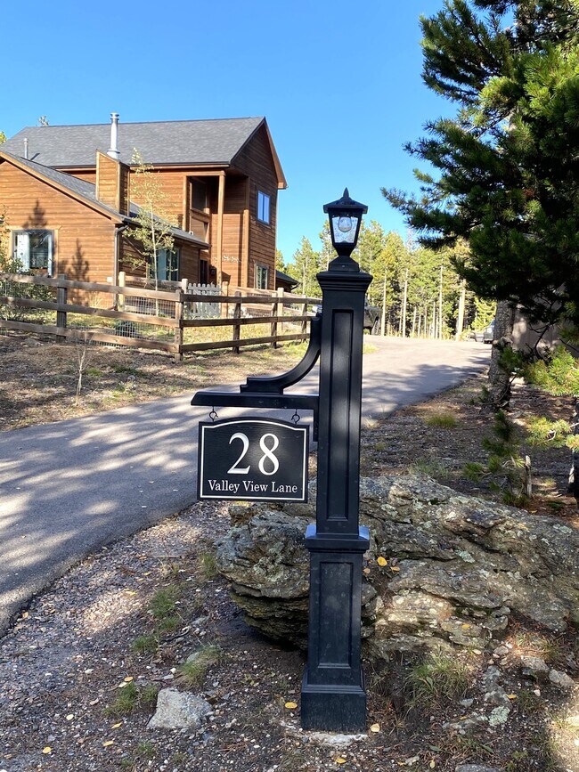 Foto del edificio - 28 Valley View Ln