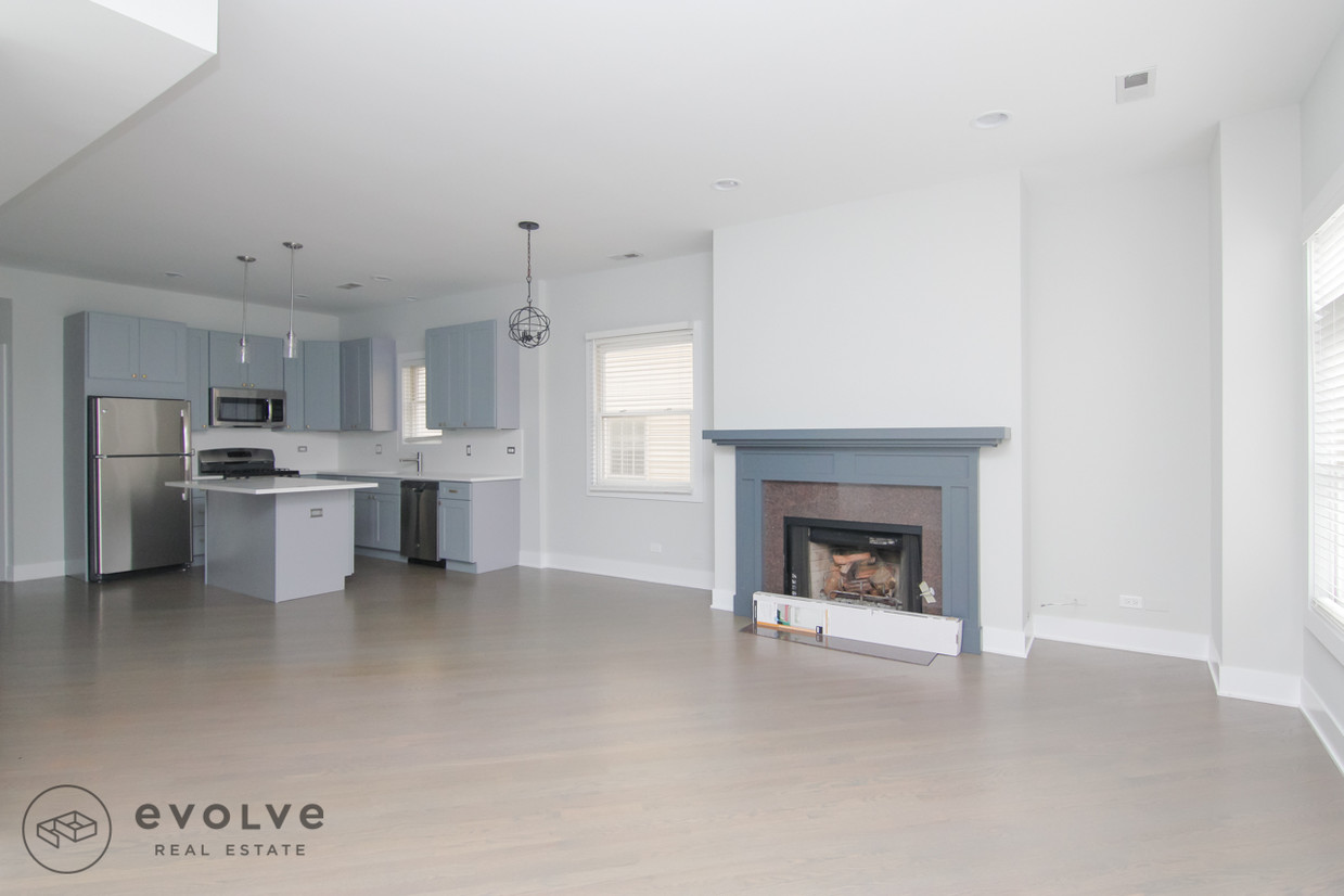 Foto principal - 2735 N Wayne Ave
