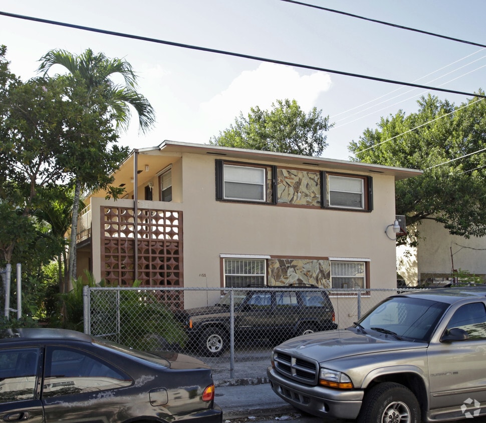 Building Photo - 1150 SW 5th St