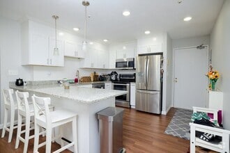 Building Photo - 100 Grandview Ave
