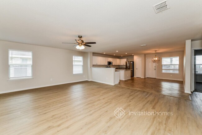 Building Photo - 1036 Castle Top Dr