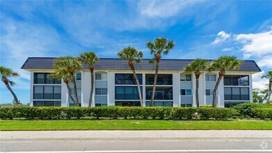 Building Photo - 5600 Beach Way Dr