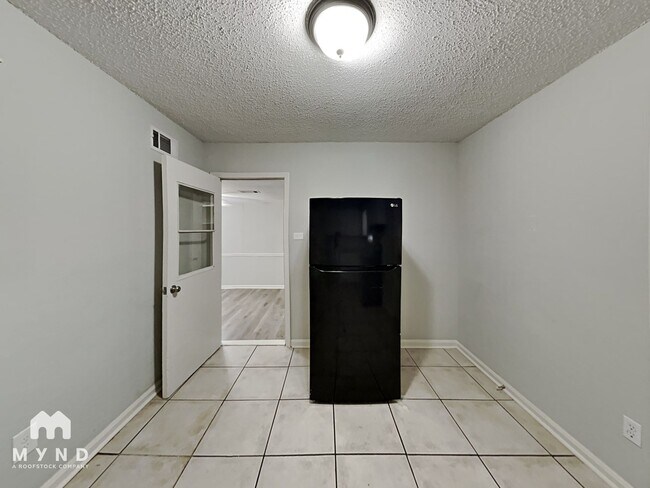 Building Photo - 2061 Coral Hills Dr