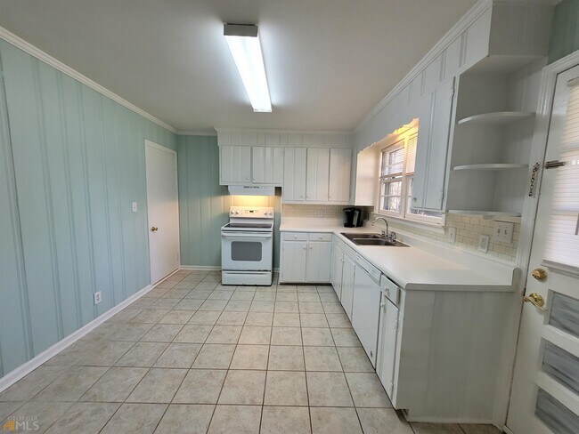 Building Photo - 848 Forest Hill Ct