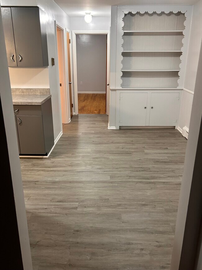 Foto del edificio - 6409 Glade Ave
