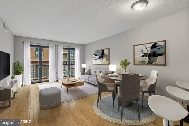 Building Photo - 1117 10th St NW