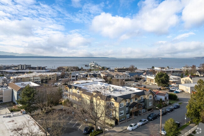 Exterior - 128 4th Ave S