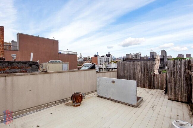 Foto del edificio - 521 E 5th St