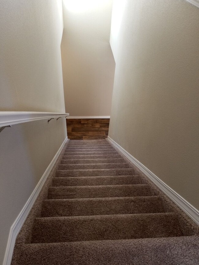 Foto del edificio - 3 Bed 2.5 Bath Home with AC!