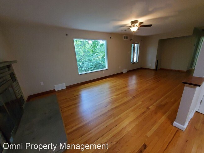 Building Photo - 3 br, 2 bath House - 231 Woodside Rd.