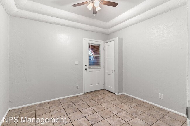 Building Photo - 4 br, 2 bath Apartment - 820 Lime Avenue 8...