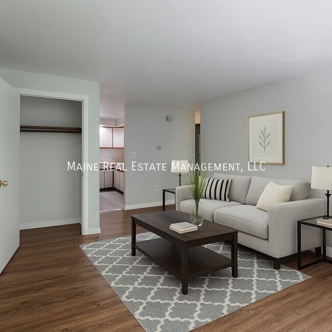 Foto del edificio - 20 Tall Pines Dr