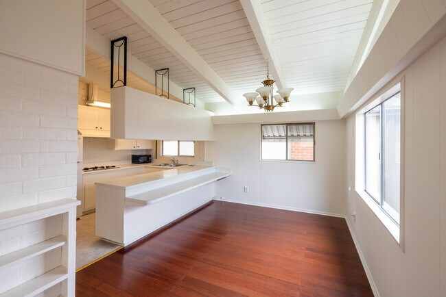 Building Photo - 5119 Irvington Ter