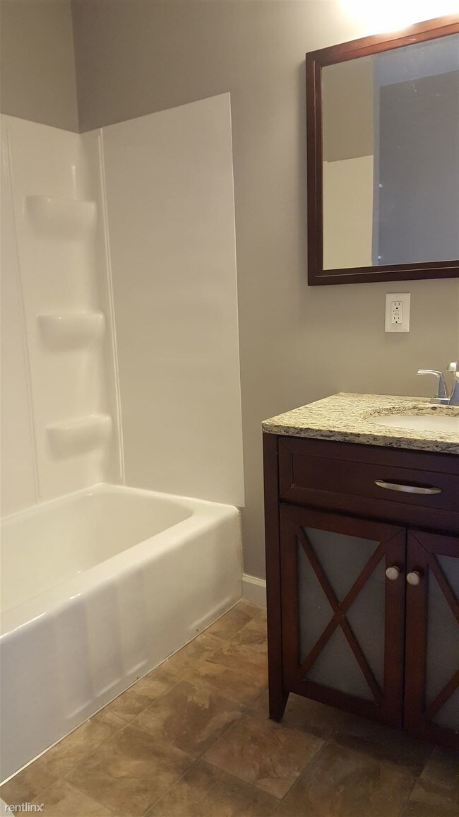 Building Photo - 2 br, 1 bath  - 2125 Banks Ave Apt 1