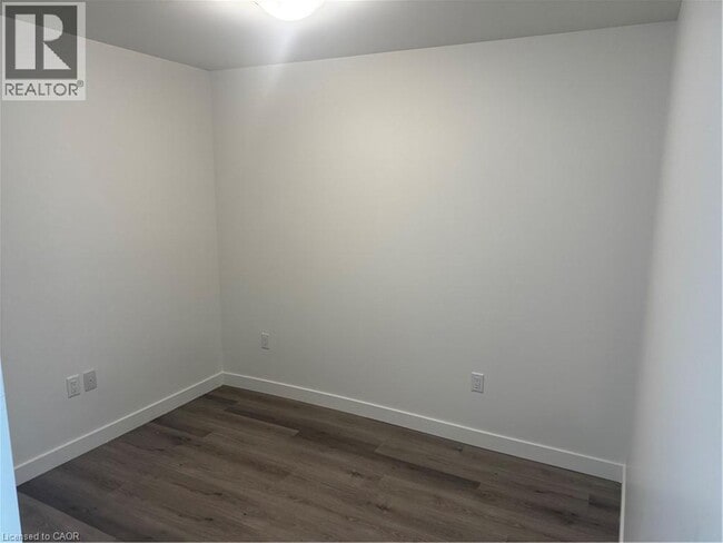 Building Photo - 461 Green Rd