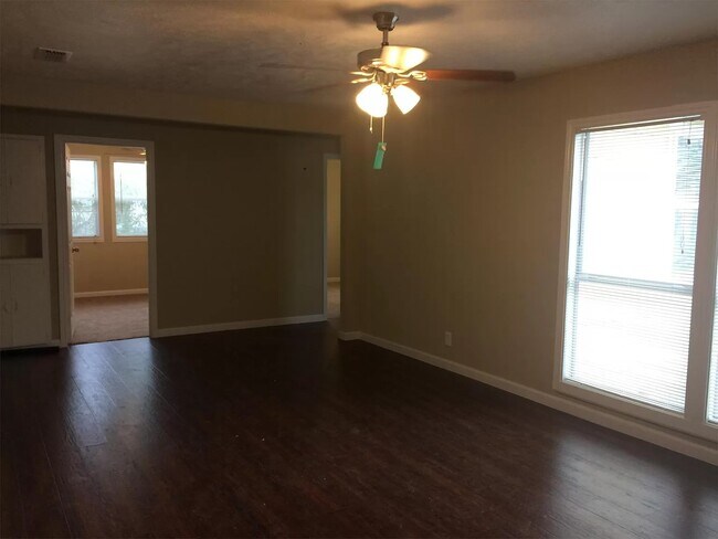 Foto del edificio - 3005 Millmar Dr