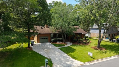 Building Photo - 127 Leafmore Rd SW