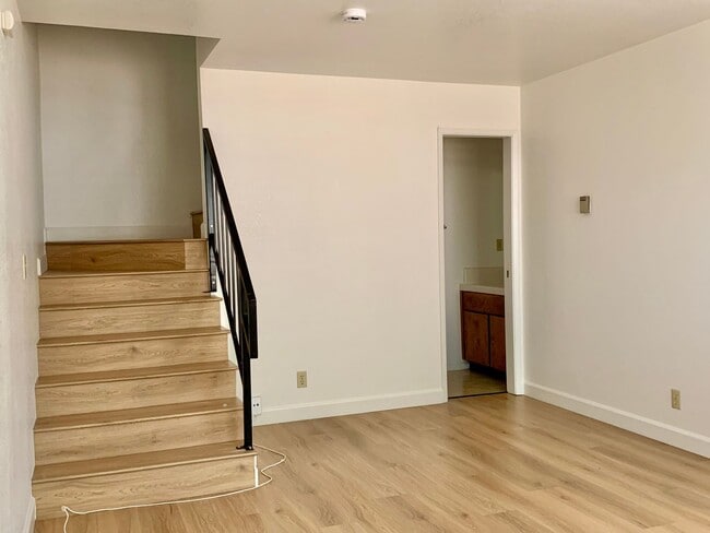 Building Photo - 1471 Gabilan Dr