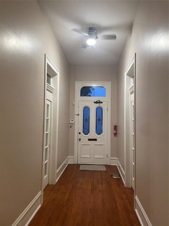 Building Photo - 1909 Broadway Avenue J