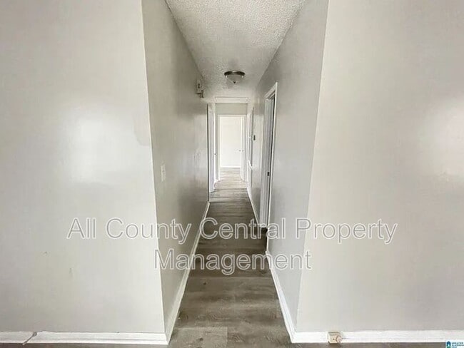 Building Photo - 2901 42nd Ln N