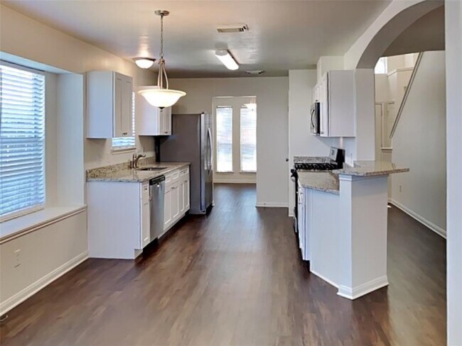 Foto del edificio - 4002 Ashview Ln