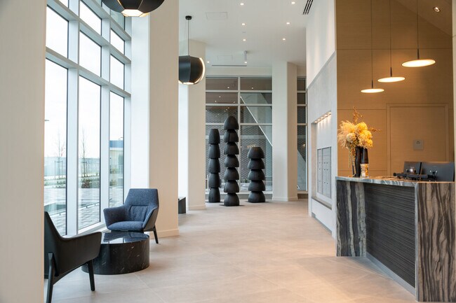 Photo du bâtiment - 755 Harbourside Dr