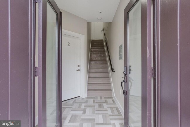 Building Photo - Bright Boutique Condo Living in the Heart of Columbia Heights!