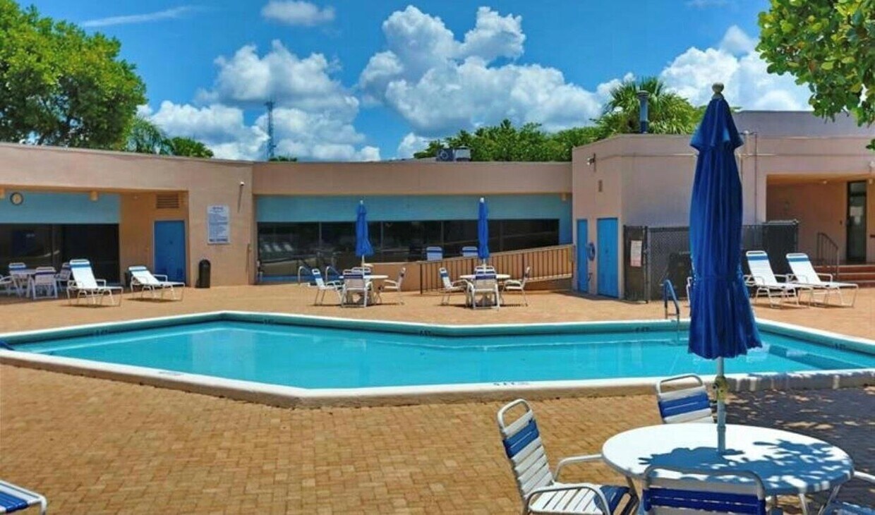 9070 Lime Bay Blvd Unit 209, Tamarac, FL 33321 Condo for Rent in