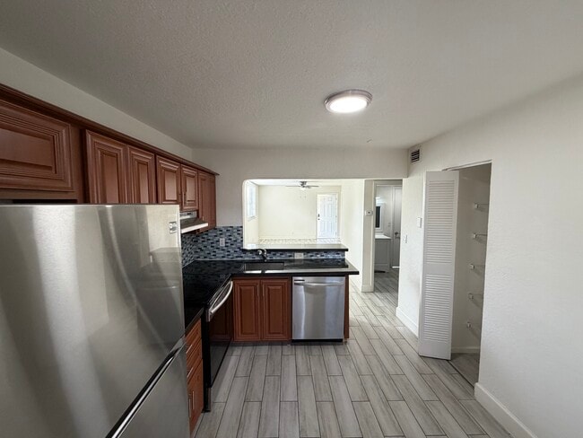 Building Photo - GATELAND VILLAGE