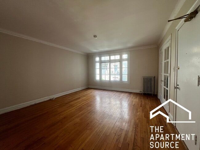 Building Photo - 909 Elmwood Ave