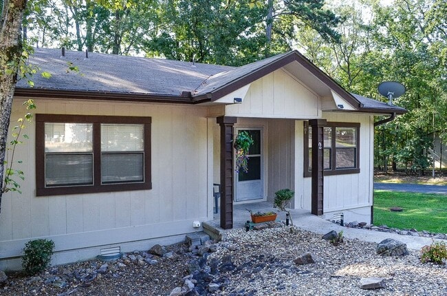 Building Photo - West Gate Area | LaCoruna Courts| Townhome...