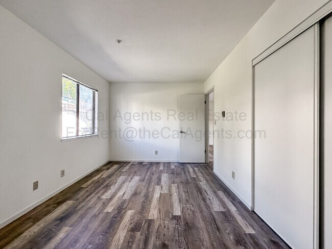 Foto del edificio - 3648 Grand Ave