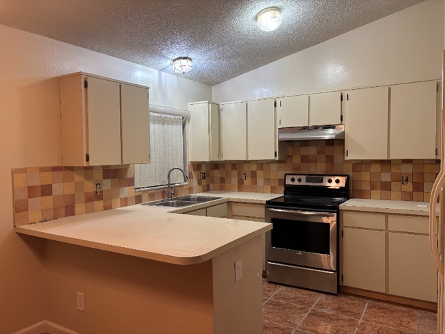 Photo - 2039 Garwood Dr House