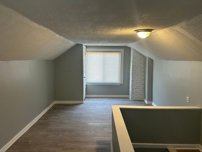 Building Photo - 2669 Electric- 3 BEDS & 2 BATH FOR RENT!