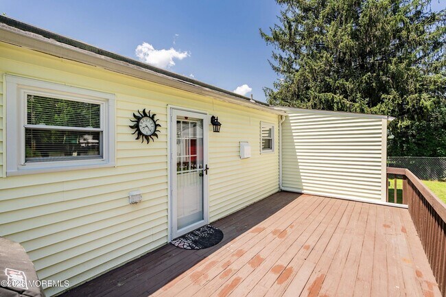 Foto del edificio - 6 Redwood Rd