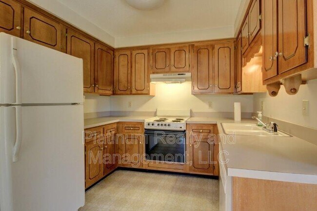 Building Photo - 2702 Lancashire Ct