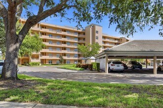 Building Photo - 4570 Pinebrook Cir