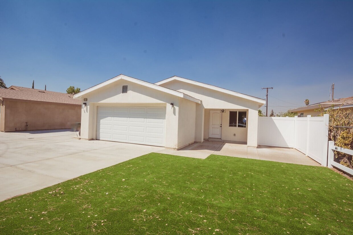 8252 Ave Unit 8252 Ave 1, Fontana, CA 92335 Room for Rent in Fontana, CA